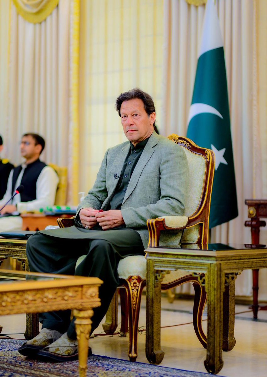 InsafPK's tweet photo. کیسا بے لوث انسان ہے !
نہ بیمار ہوا ، نہ ڈیل کر کے لندن بھاگا ، نہ ایون فیلڈ لندن میں گھر لیا اور نہ ہی بیرون ملک کوئی کاروبار کیا۔ 
بس ہر وقت اپنے ملک اور اپنے لوگوں کی فکر کرتا رہتا ہے ۔ ۔!!

#ظلم_کا_حساب_دو https://t.co/hNBbo0QTsv