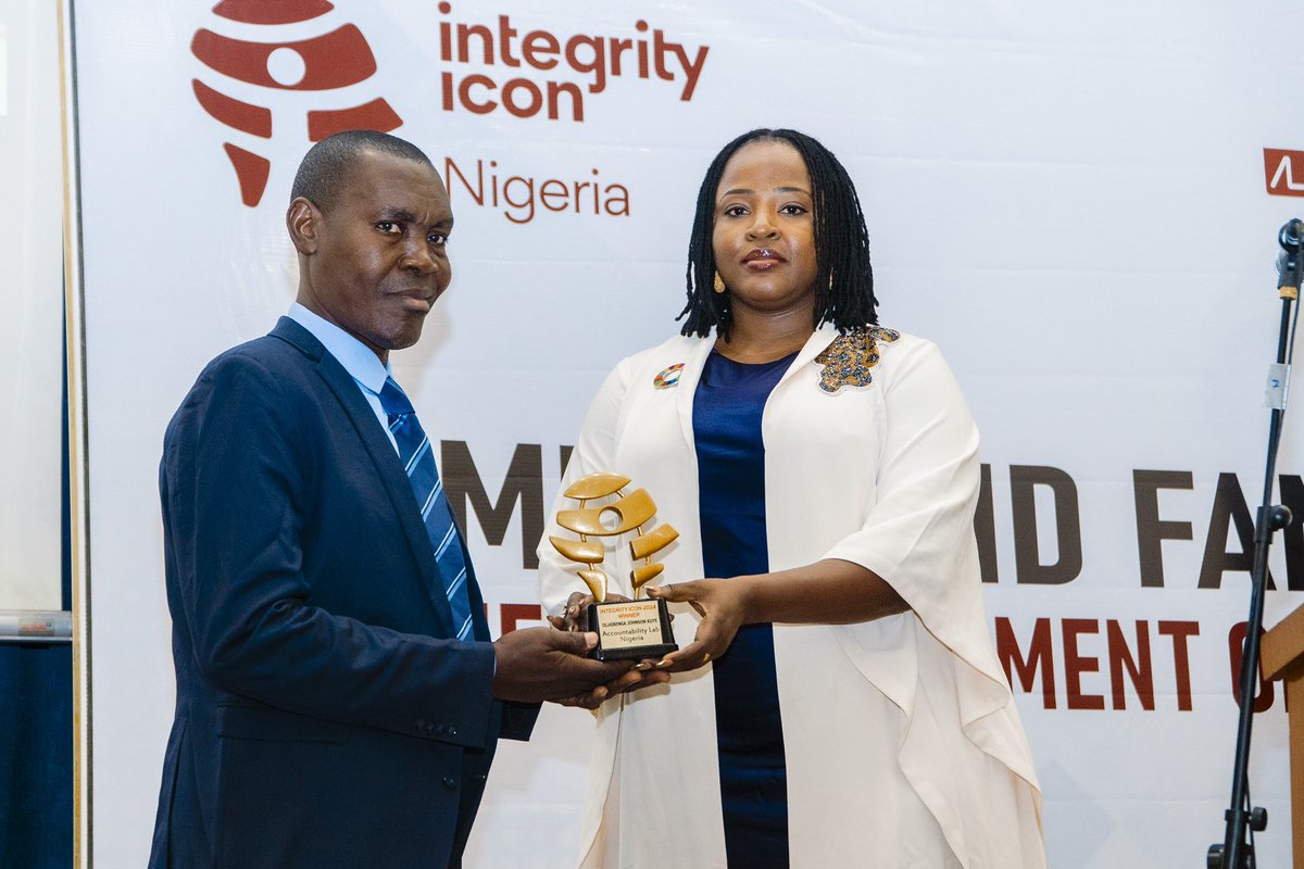 accountlabng's tweet photo. They shared that the award has reinforced the importance of #responsibleleadership in building public trust in governance.
#IntegrityIcon #bethechange #IntegrityIconNG https://t.co/iqcyJseQsH