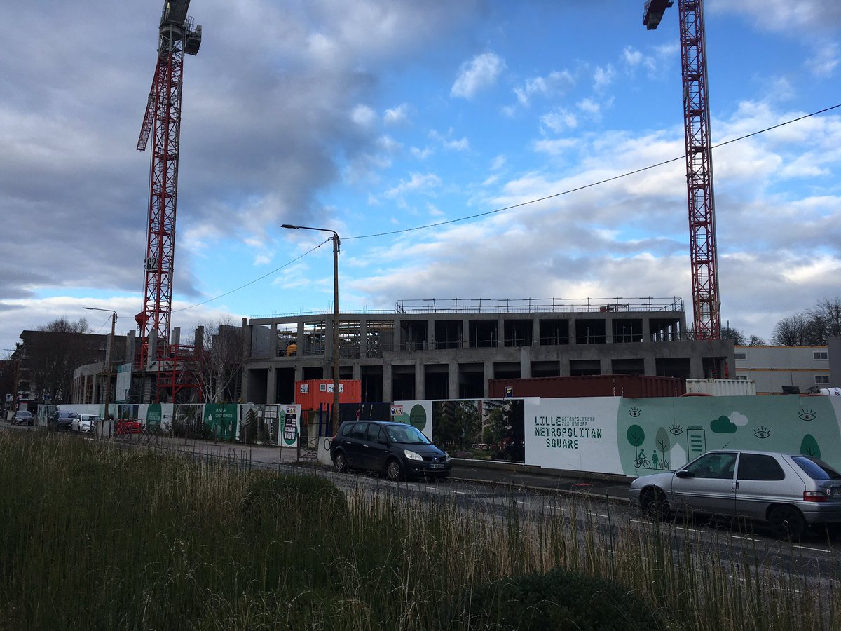 lille_en_grand's tweet photo. Au nouveau quartier #MetropolitanSquare à #Euralille, le 1er bâtiment (le futur siège de @RTE_nord) commence à sortir de terre. Un chantier à suivre… #Lille https://t.co/2RI8kIAwOq