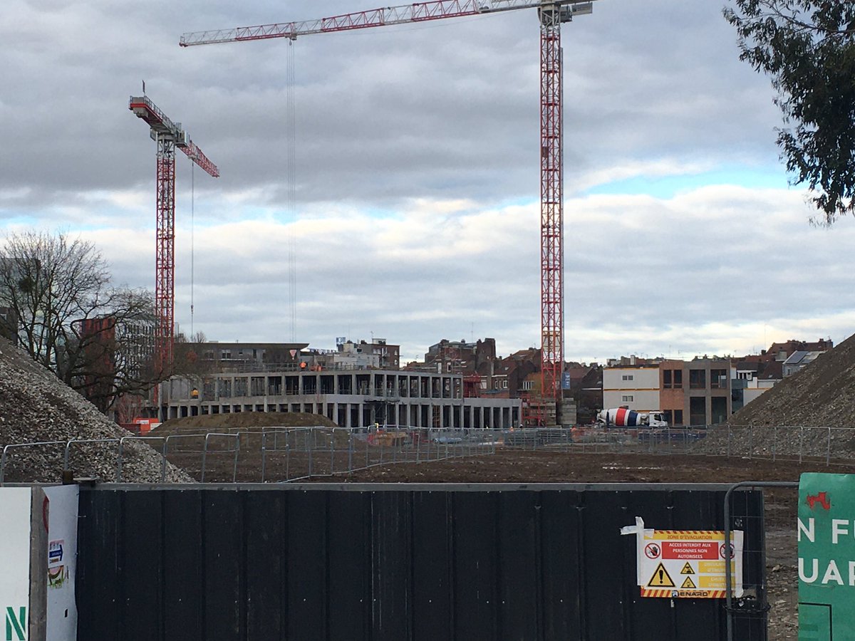 lille_en_grand's tweet photo. Au nouveau quartier #MetropolitanSquare à #Euralille, le 1er bâtiment (le futur siège de @RTE_nord) commence à sortir de terre. Un chantier à suivre… #Lille https://t.co/2RI8kIAwOq