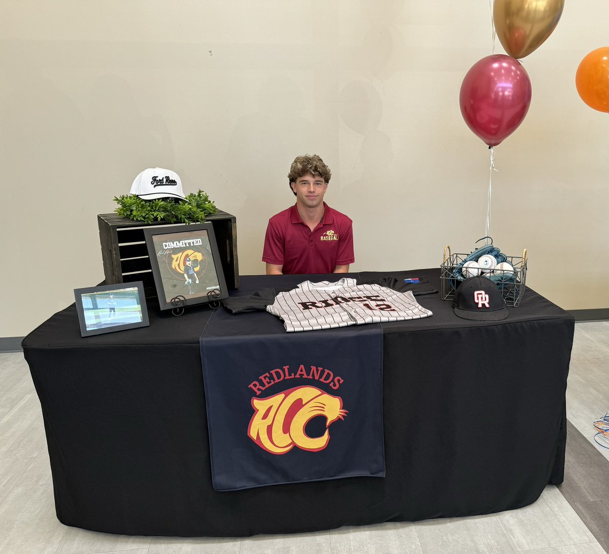 Signing day <a href="/RCCcougarBB/">Redlands CC Baseball</a> <a href="/CoachPalmer1010/">Coach Palmer</a> <a href="/BlakeMcquain/">Blake McQuain</a> <a href="/TrentTrox/">Trent Troxell</a>