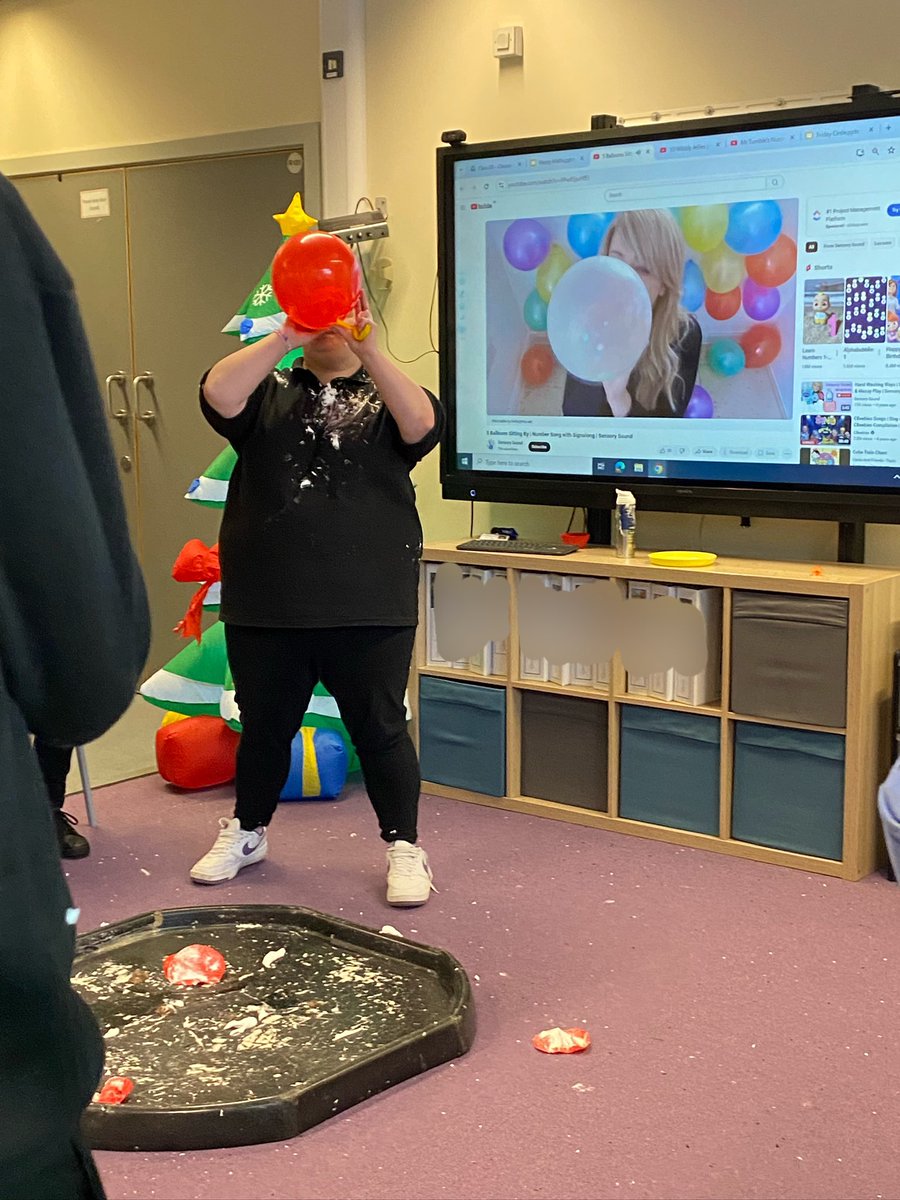 Imanx_a's tweet photo. Swipe to see the sensory activities we did today in @croesyschool ‘s Specialist Resource Base ➡️ 
We explored sensory songs from this amazing YouTube channel: https://t.co/ssFHSoHHSN
P.S. How cute is the classroom-friendly Christmas tree 🌲 in the last pic?
@anzuk_UK https://t.co/qYU2Wuu2tF