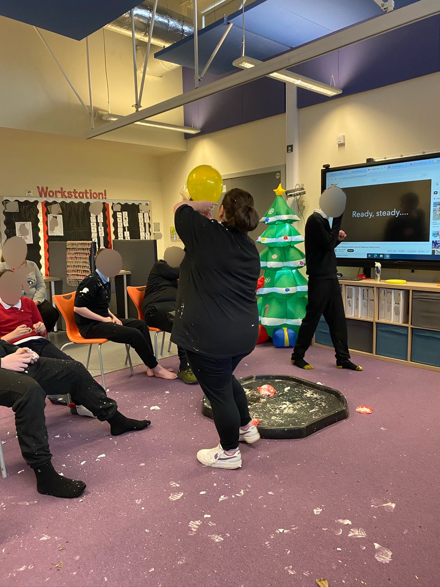 Imanx_a's tweet photo. Swipe to see the sensory activities we did today in @croesyschool ‘s Specialist Resource Base ➡️ 
We explored sensory songs from this amazing YouTube channel: https://t.co/ssFHSoHHSN
P.S. How cute is the classroom-friendly Christmas tree 🌲 in the last pic?
@anzuk_UK https://t.co/qYU2Wuu2tF