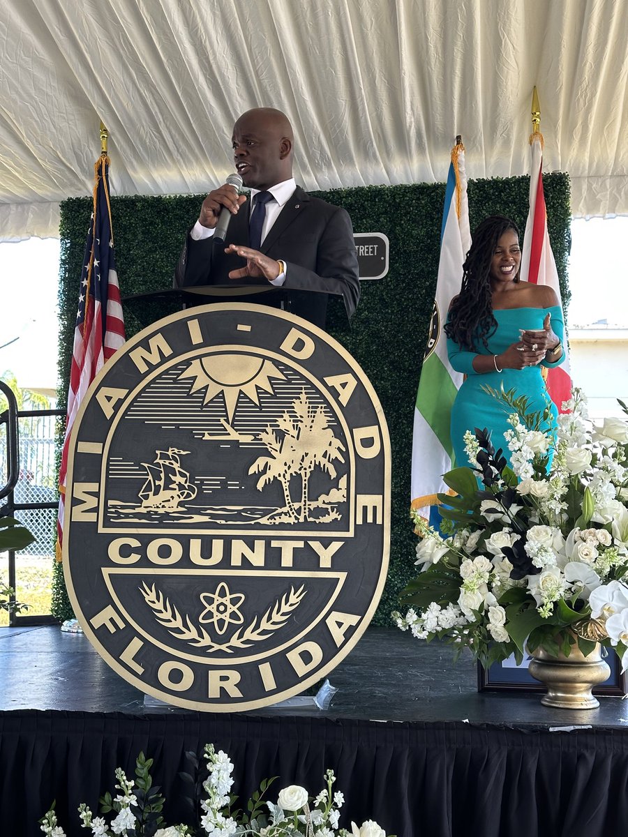miamidefender1's tweet photo. At ⁦@desmondmeade⁩ street naming celebration in South Miami-Dade. With ⁦@MiamiDadeCounty⁩ Vice Chairman ⁦@kionnemcghee⁩ and ⁦@sheena_meade⁩ https://t.co/NBhaNPZHqe