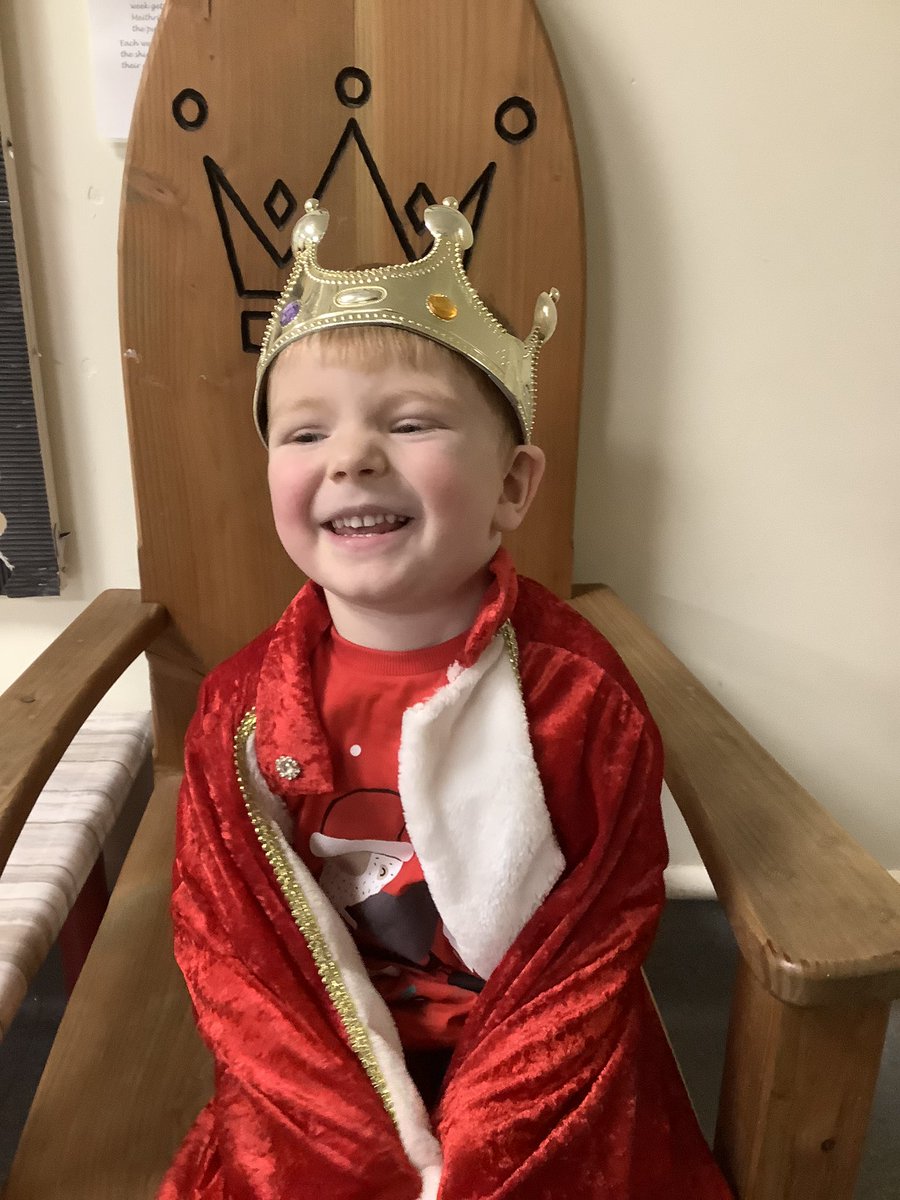 MrATully95's tweet photo. What a festive week we have shared in the Nursery with more to come in our Celebrations mini-topic. Congratulations to this weeks King and Queen @garntegprimary 🤩👑 https://t.co/aZcaeY4SZi
