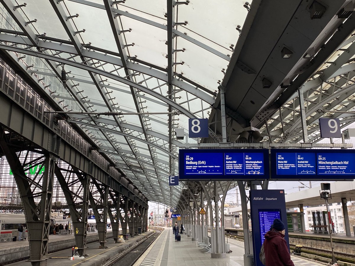 RussOakey tweet media