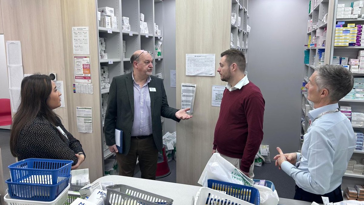 Happy to welcome <a href="/PDJSwallow/">Peter Swallow MP</a> MP for Bracknell today to <a href="/KamsonsPharmacy/">Kamsons Pharmacy</a> to discuss the urgent need for adequate funding in Community Pharmacy, a solution to Supply Chain, and the opportunity to deliver more healthcare services for his constituents. #SaveOurPharmacies