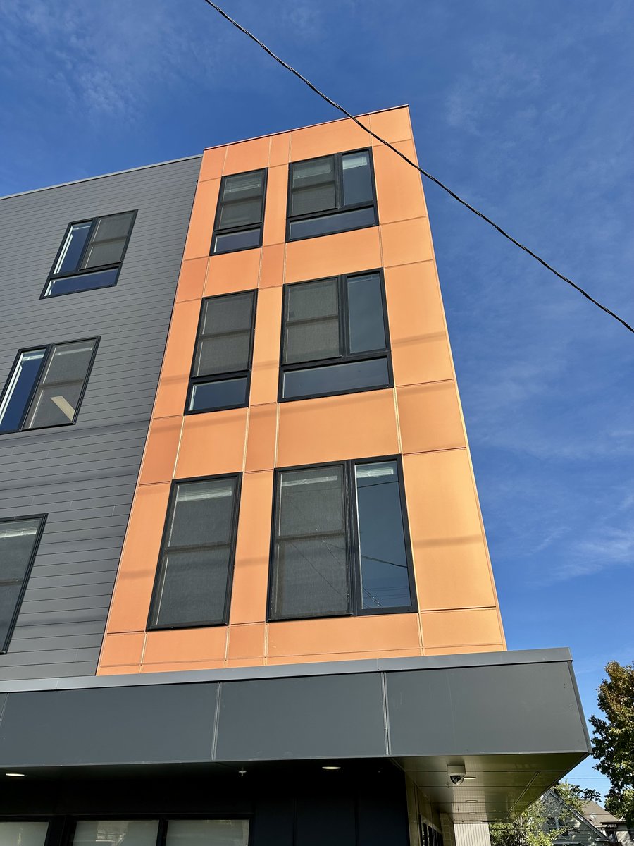 LaminatorsInc's tweet image. Project Spotlight on Woodhill Centre East in Cleveland, OH!

Omega-Lite® colors bring vibrant accents to this multifamily project, adding striking visual appeal and depth!

#ACM #ACMcladding #laminatorsinc #laminatorsincorporated #USAmanufacturing