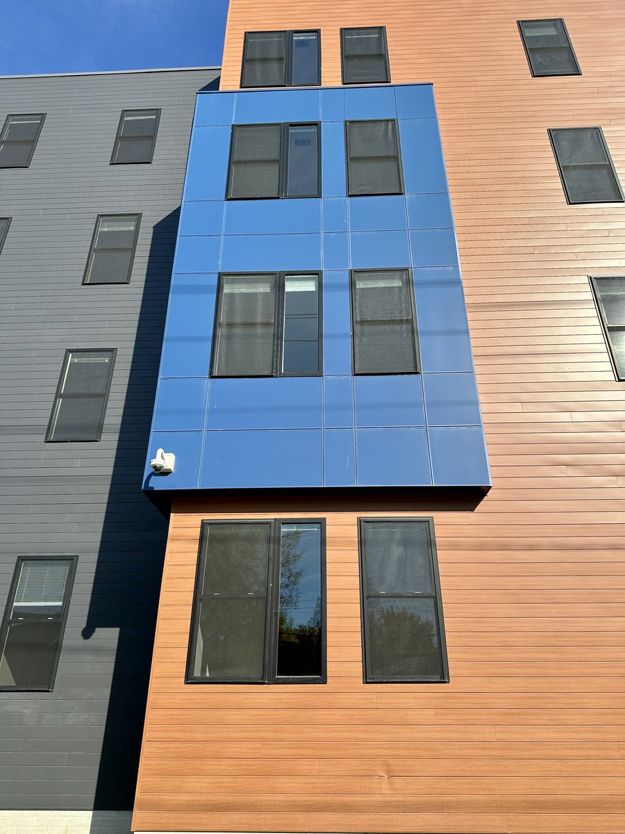 LaminatorsInc's tweet image. Project Spotlight on Woodhill Centre East in Cleveland, OH!

Omega-Lite® colors bring vibrant accents to this multifamily project, adding striking visual appeal and depth!

#ACM #ACMcladding #laminatorsinc #laminatorsincorporated #USAmanufacturing