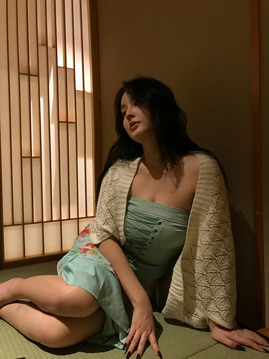jj071071's tweet photo. 是筷子能把你夹死还是我能？ #大奶 #微胖 #小妈 https://t.co/DbefTqs7Uz
