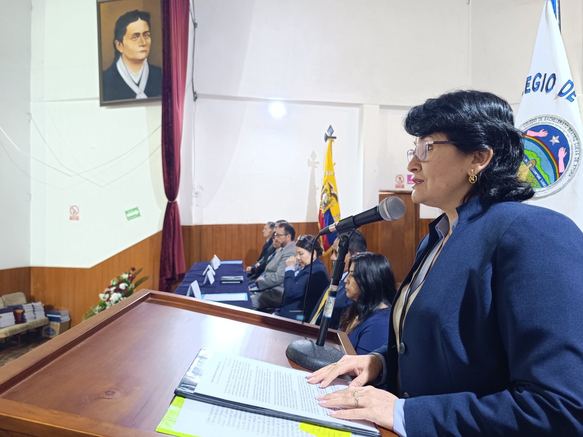 colbeatrizcueva's tweet photo. Nuestra historia es la historia de Loja hoy celebramos 70 AÑOS de fructífera labor educativa en bien de la educación de Loja y del país.
@Educacion_Ec
@DrGuamanAl

#SomosBeatriz
#70BCA
#EmblematicoBCA https://t.co/cg4P1QNCrP