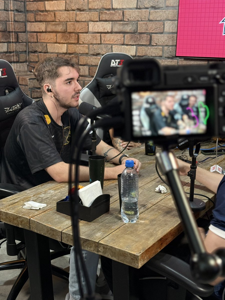 UltimatePronto's tweet photo. E aí, o que acharam do ep com o @mwzera? Lembrando que já tá disponível nas plataformas de áudio 🤙 https://t.co/ANb9owTTjP