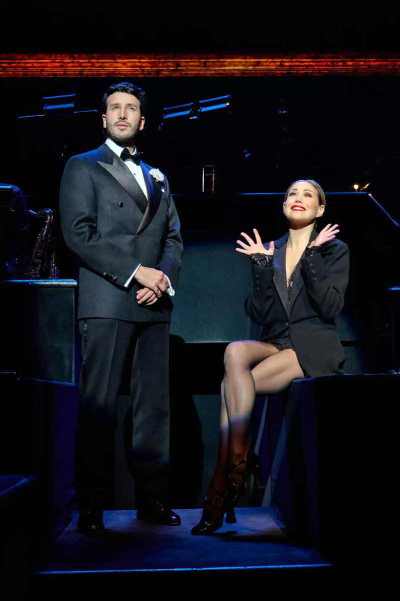 ExaVictoria's tweet photo. La clasica obra de teatro musical 'Chicago' a la colombiana con Sebastián Yatra llega a Broadway, el cantante recientemente hizo su debut en la emblemática obra, en donde comparte escenario con la talentosa y aclamada actriz Bianca Marroquín 🤩 https://t.co/isZZoOWrFx