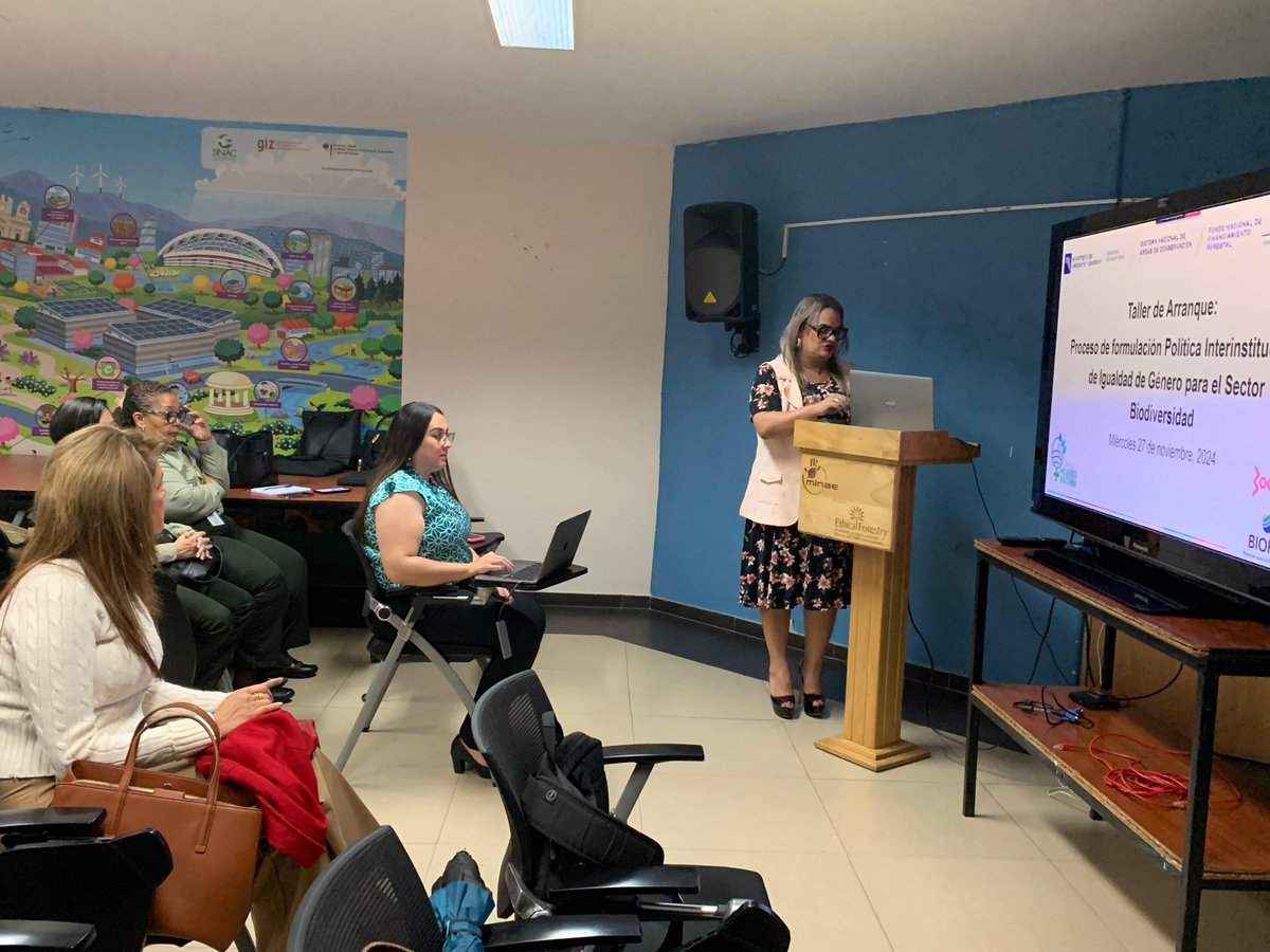 🌿 ¡Un paso histórico hacia la igualdad de género en el sector biodiversidad! 🌿

Con el apoyo del <a href="/inamuCR/">INAMU Costa Rica 🚺</a> y BIOFIN @UNDPbiofin del PNUD, inició el proceso de formulación de la Política Interinstitucional de Igualdad de Género para el Sector Biodiversidad del <a href="/CRMinae/">Ministerio de Ambiente y Energía de Costa Rica</a>, e