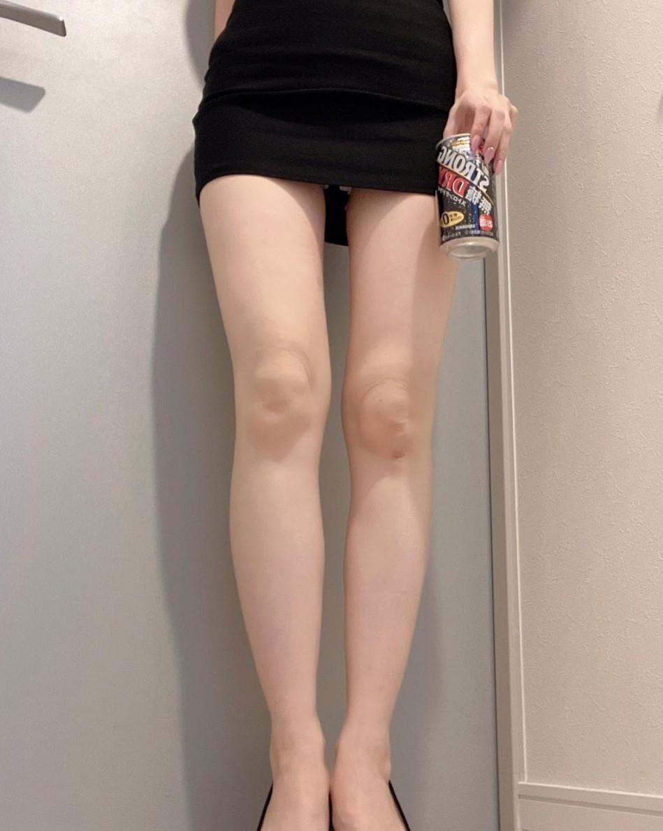 今日もへとへと🤭

４対４のスポーツみたいだった🤣

なんか負荷が体の片方にかかった。

私、右足のほうが太くない？🤔

ってか膝の位置もおかしくなったぞ🤣

今日のスポーツのせい？🤔