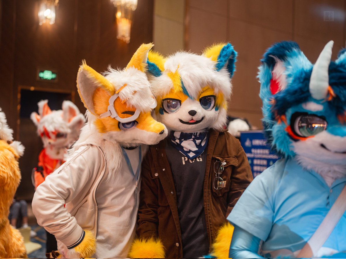 #FursuitFriday 
我说这个有点像世界名画
他说他是快门随手一抓
📸: <a href="/yanashita_megu/">柳下めぐむん˓˓ก₍⸍⸌̣ʷ̣̫⸍̣⸌₎</a>

#默彦明