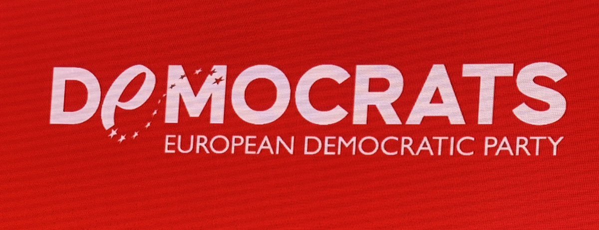 CarlosislaUE's tweet photo. El compromiso de @PDE_EDP y @sandrogozi ante el desafío migratorio en la UE y en Canarias sigue firme. 

Hoy hemos adoptado en el Congreso del #PDE una posición en favor de las islas. 

En enero, el SG del PDE se compromete a visitar Canarias. https://t.co/vBt5LXuPa8