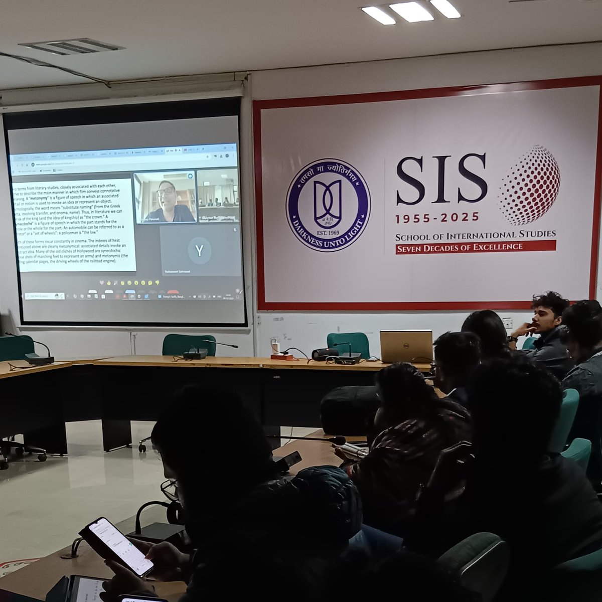 csasjnu's tweet image. A thought-provoking discussion at #CSASJNU followed by a movie screening.
"Filmic texts possess inherent interpretive potential, engaging on a deeper level. Every cinematic detail harbours the capacity to evoke new ideas"-@readyornought.
@KharatRajeshS @sisjnu_official