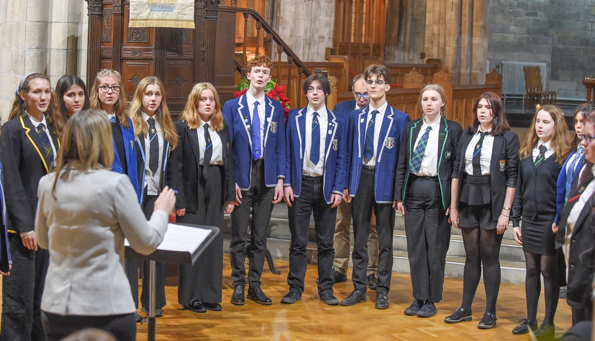 🎄🎶 Stirling was filled with festive spirit during its 900th birthday celebrations with the city hosting The Royal Foundation of the Prince and Princess of Wales’ annual Christmas Community Carol Service.

Stirling High School Choir, Big Noise Raploch and the Stirling Council