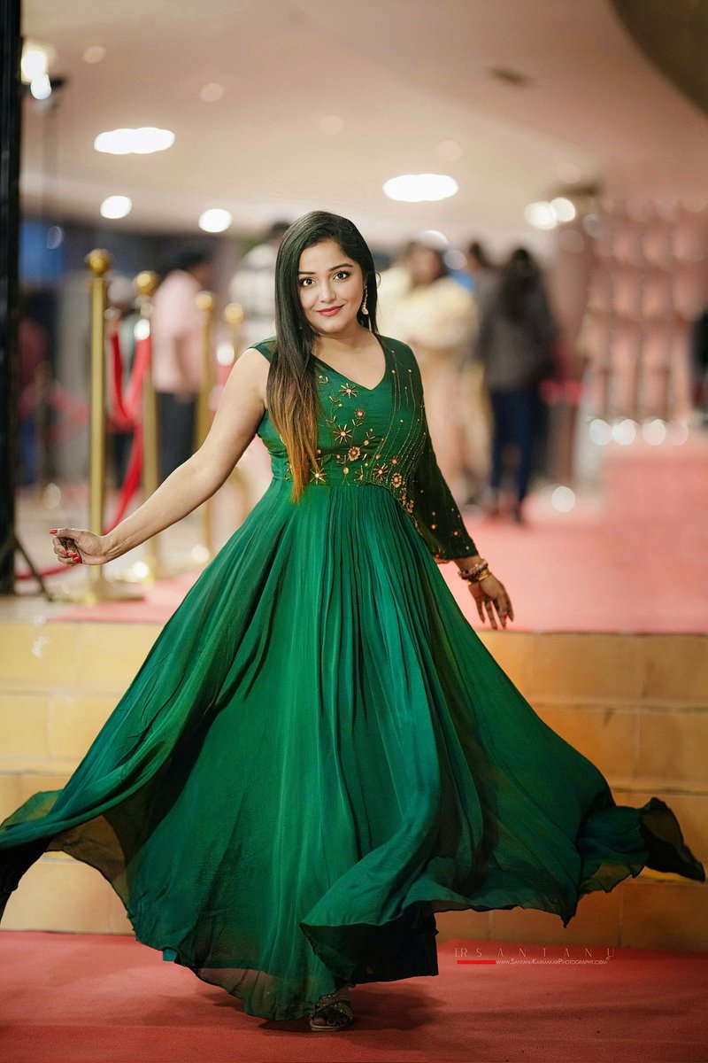 sayantani8's tweet photo. #tv9bangla #ghorerbioscope2024 #redcarpet 💚
#december2nd #RecentThrowback
Outfit - @_aarjujain
@Tv9_Bangla https://t.co/nZj2FGEB6J