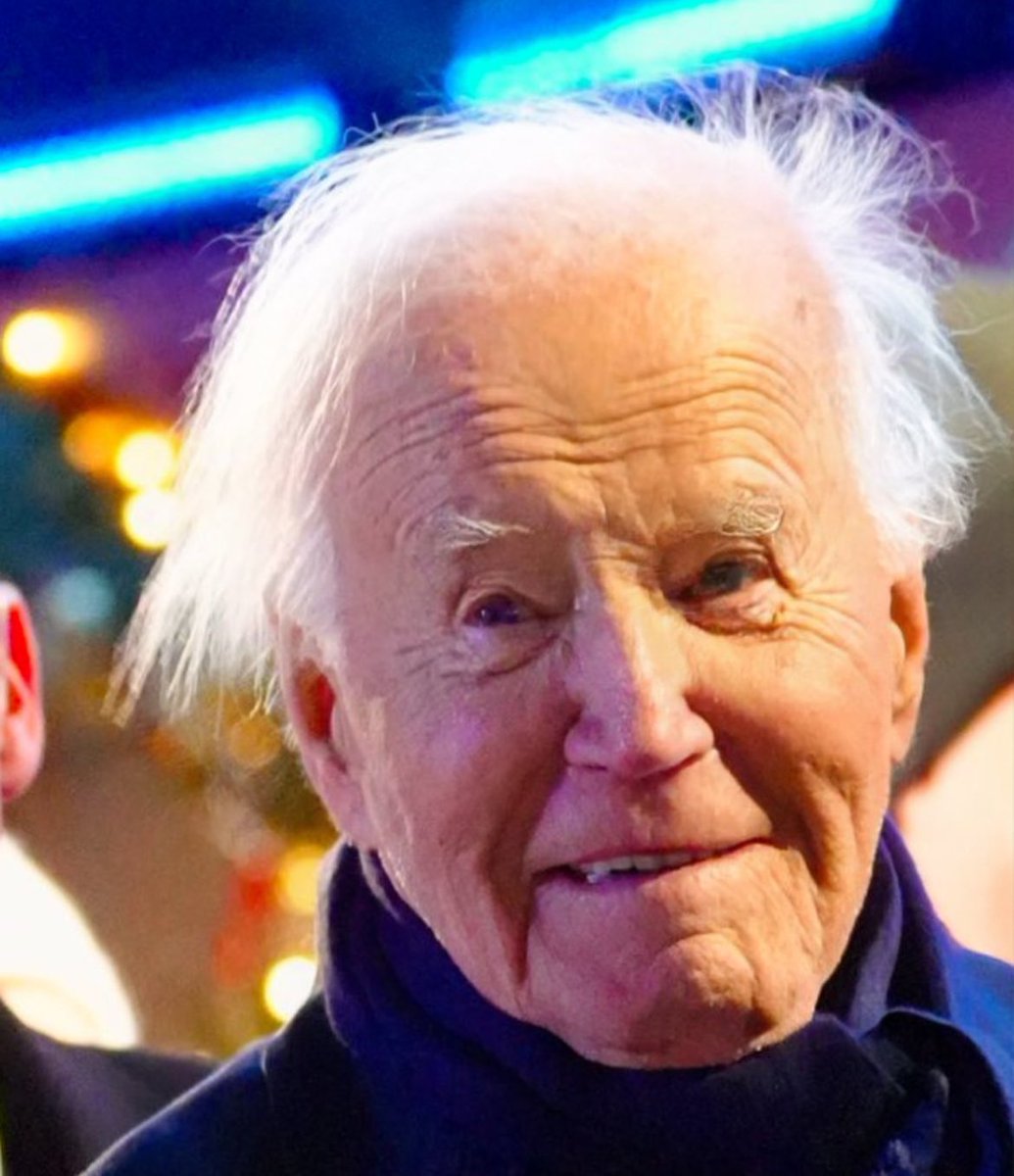 These pictures were taken 6 months apart.