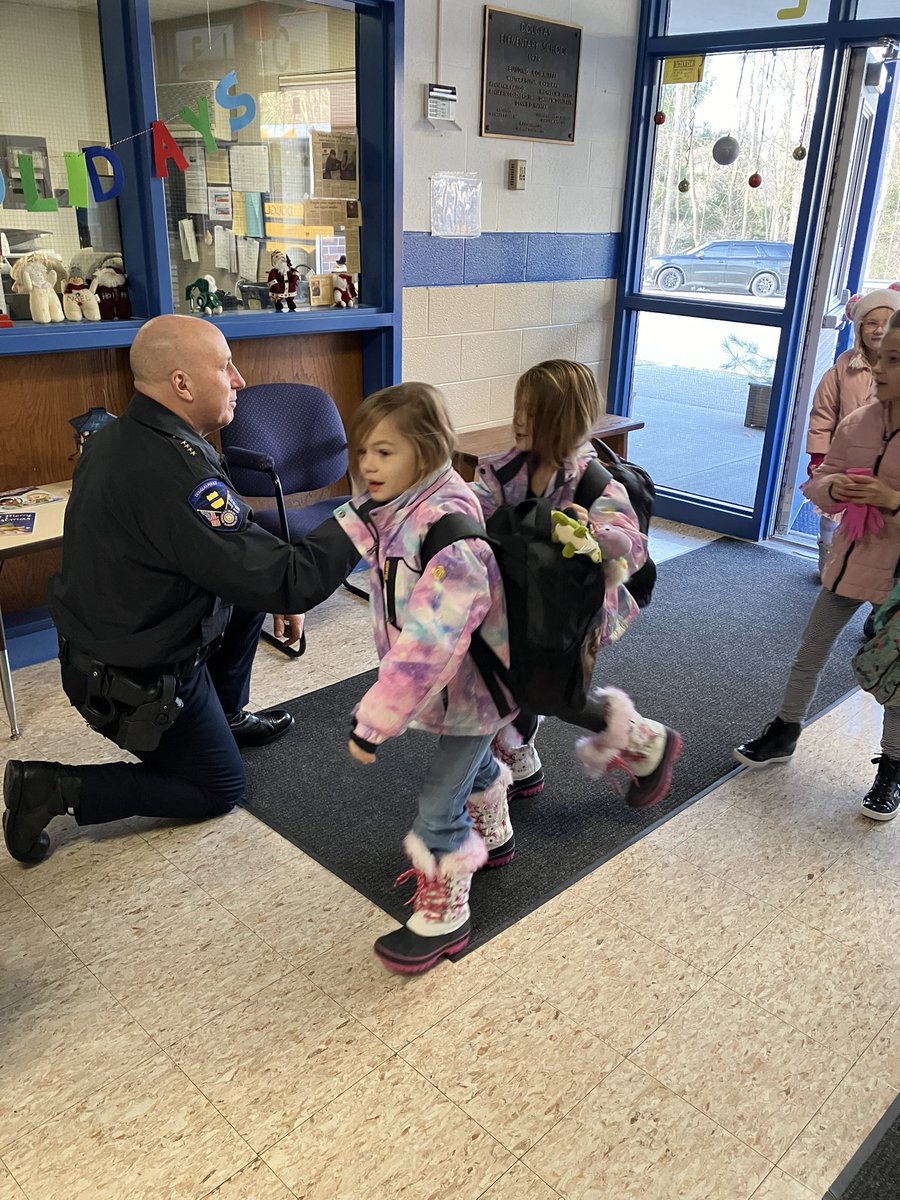 SochaCindy's tweet photo. Fist bumping with the Police Dept and Finn! So much fun! @DouglasSuper1 @Douglasmapd https://t.co/ljaazuDwzr