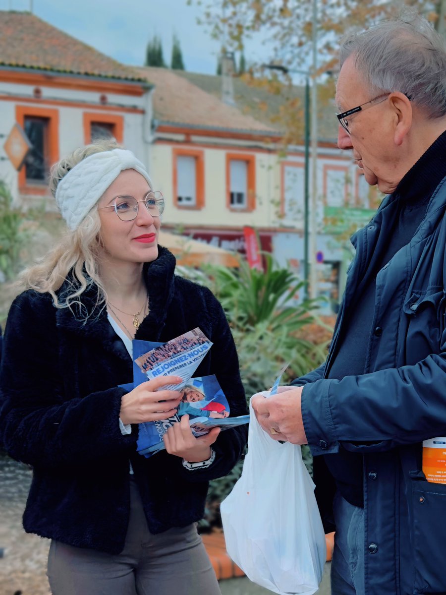 EPinatel_'s tweet photo. 🔹Ce matin, le Rassemblement National Muretain-Lauragais était présent sur le marché d’Auterive. 
Nous avons échangé avec les habitants, sur les problèmes actuels. 🇫🇷  

#jesoutiensmarine 
#rn1erpartidefrance #JusquaLaVictoire
#rnoccitanie https://t.co/ic8Mks0Nup