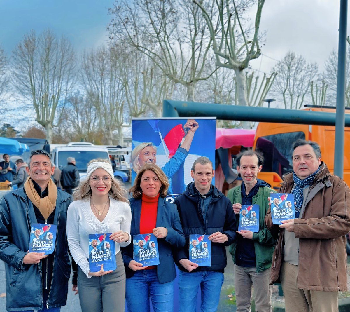 EPinatel_'s tweet photo. 🔹Ce matin, le Rassemblement National Muretain-Lauragais était présent sur le marché d’Auterive. 
Nous avons échangé avec les habitants, sur les problèmes actuels. 🇫🇷  

#jesoutiensmarine 
#rn1erpartidefrance #JusquaLaVictoire
#rnoccitanie https://t.co/ic8Mks0Nup