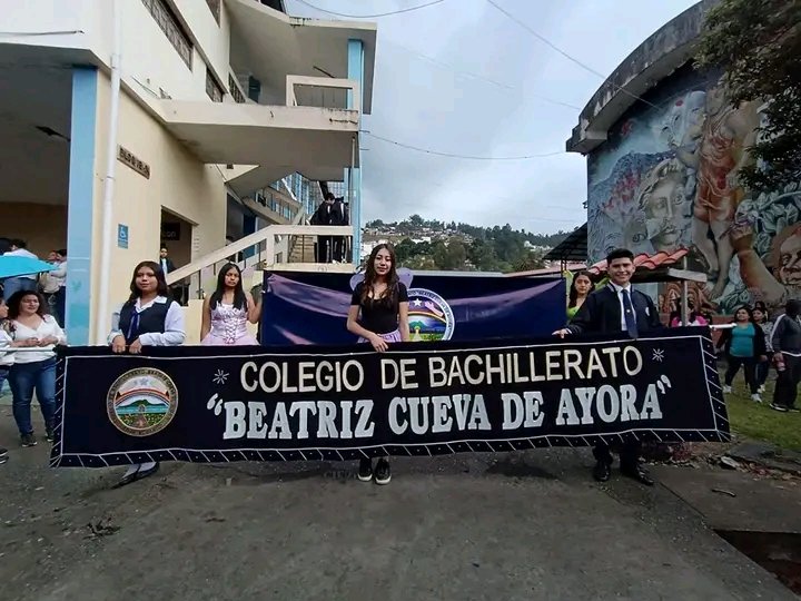 JuanMaldon87229's tweet photo. 🥳🎂👥 Celebramos 70 años de gloriosa historia.
El pregón de fiestas conto con la participación activa de estudiantes y diferentes promociones de nuestra querida institución ☺️❤️✨

#SomosBeatriz #70bca #loja #fiesta
@colbeatrizcueva 
@rrubis https://t.co/QLoTgvjAre