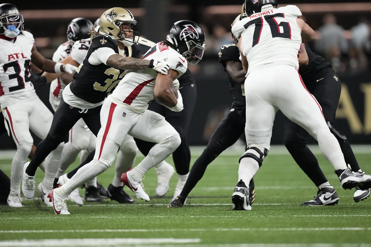 New Orleans Saints en France (@saintsenfrance) on Twitter photo ⚜️ <a href="/Mathieu_Era/">Tyrann Mathieu</a> est un safety meneur de jeu de la N.-O. avec les <a href="/Saints/">New Orleans Saints</a> depuis 2022. En 163 matchs dans 11 saisons, il a fait 772 plaqués et 33 interceptions pour 501 yards.
Surnommé Honey Badger, il a joué à St. Aug. et LSU et a grandi dans le quartier créole le « 7th Ward ». ⚜️ <a href="/Mathieu_Era/">Tyrann Mathieu</a> est un safety meneur de jeu de la N.-O. avec les <a href="/Saints/">New Orleans Saints</a> depuis 2022. En 163 matchs dans 11 saisons, il a fait 772 plaqués et 33 interceptions pour 501 yards.
Surnommé Honey Badger, il a joué à St. Aug. et LSU et a grandi dans le quartier créole le « 7th Ward ».