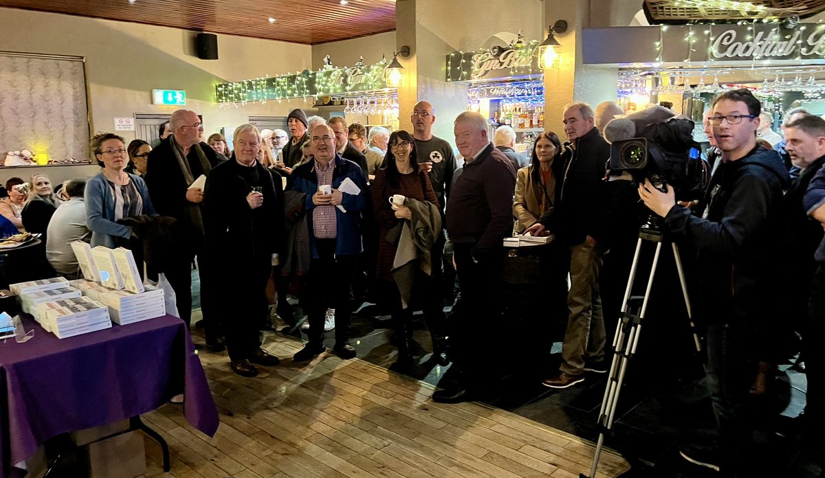 Rónán Mac Con Iomaire tweet media