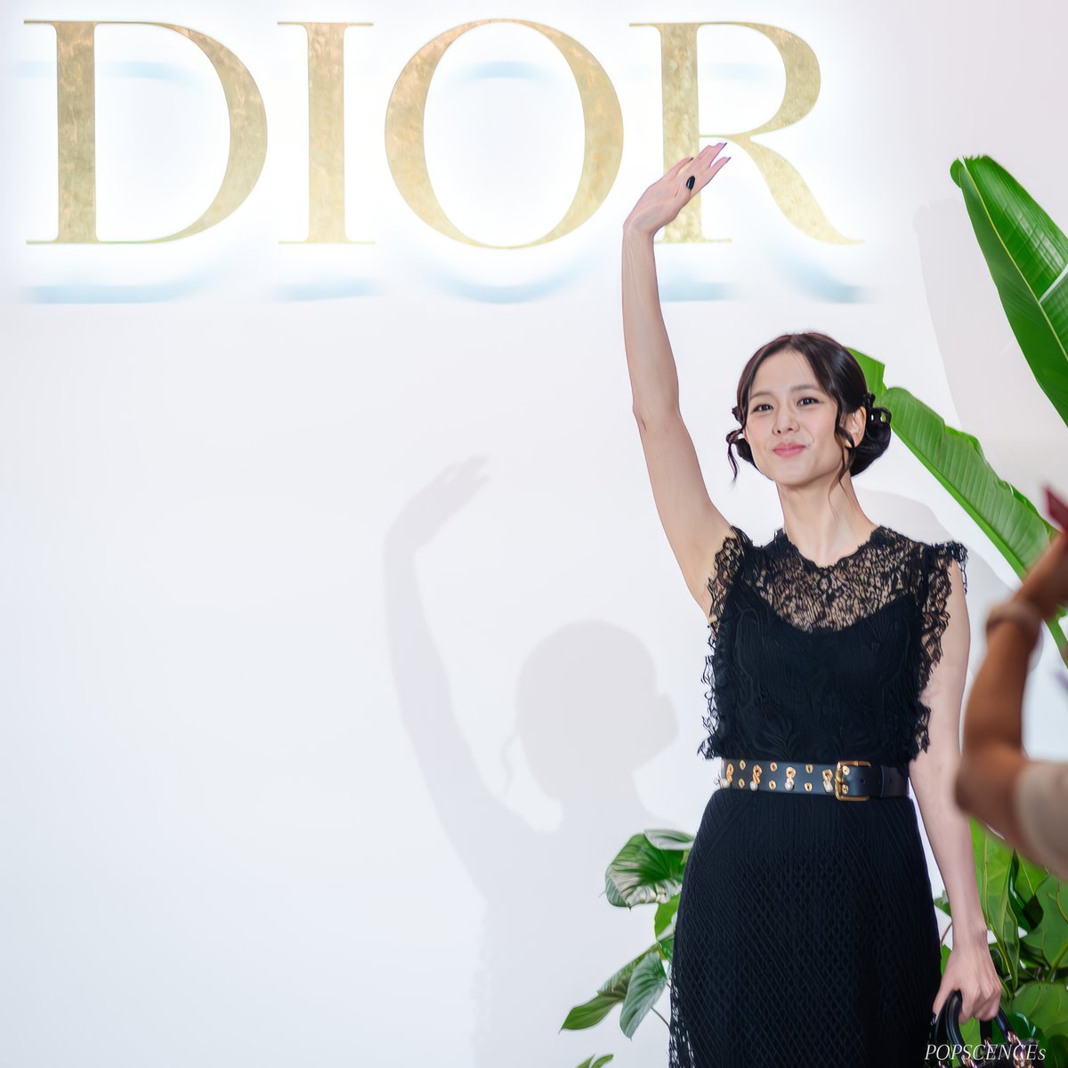 popscences's tweet photo. #JISOO #Dior #DiorGoldHouse
#POPSCENCEs https://t.co/XKJIsERkbP