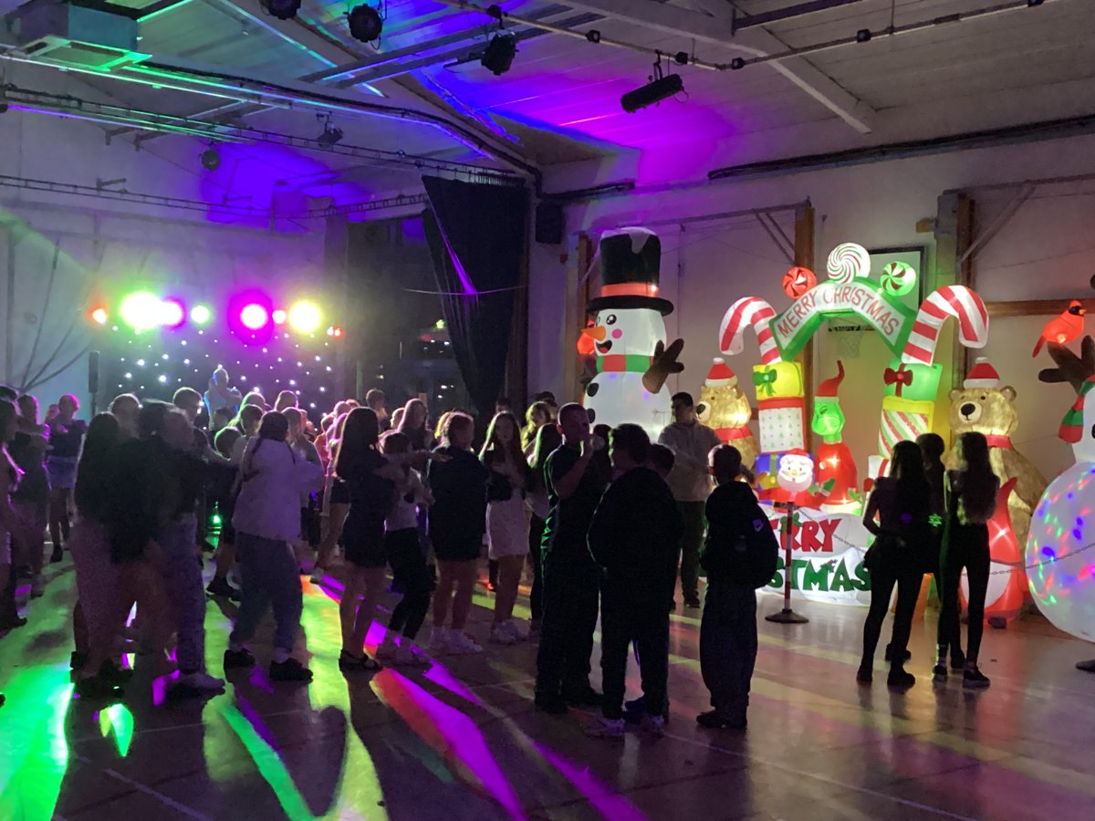 Allenbourn Middle School tweet media