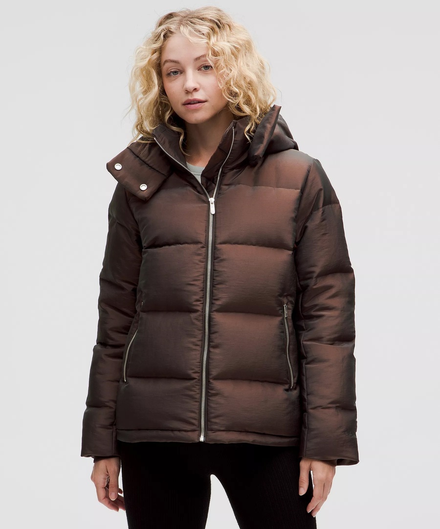 ShopMktPlace's tweet photo. Perfect for the fitness enthusiast in your life, Lululemon offers high-quality activewear and accessories that make great gifts for all levels of athletes.

✨View our complete Holiday Gift Guide: https://t.co/VrR9GRWYqO https://t.co/XRtpU1sbVv