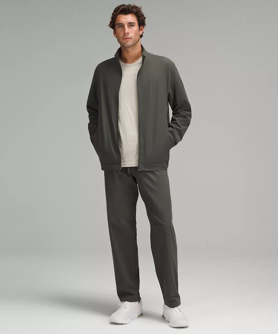 ShopMktPlace's tweet photo. Perfect for the fitness enthusiast in your life, Lululemon offers high-quality activewear and accessories that make great gifts for all levels of athletes.

✨View our complete Holiday Gift Guide: https://t.co/VrR9GRWYqO https://t.co/XRtpU1sbVv