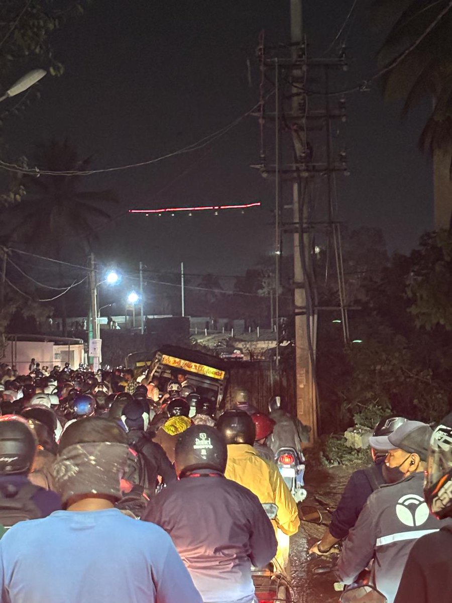 John V Thomas (@jvt_cet) on Twitter photo <a href="/nitin_gadkari/">Nitin Gadkari</a> : You can build many highways and roadways but you cannot solve our decade long road problem of Panathur SCross and Railway under bridge . It’s a challenge from <a href="/BalagereConnect/">Namma Balagere.</a> and citizens of Balagere. Take a look at today’s road condition. <a href="/nitin_gadkari/">Nitin Gadkari</a> : You can build many highways and roadways but you cannot solve our decade long road problem of Panathur SCross and Railway under bridge . It’s a challenge from <a href="/BalagereConnect/">Namma Balagere.</a> and citizens of Balagere. Take a look at today’s road condition.