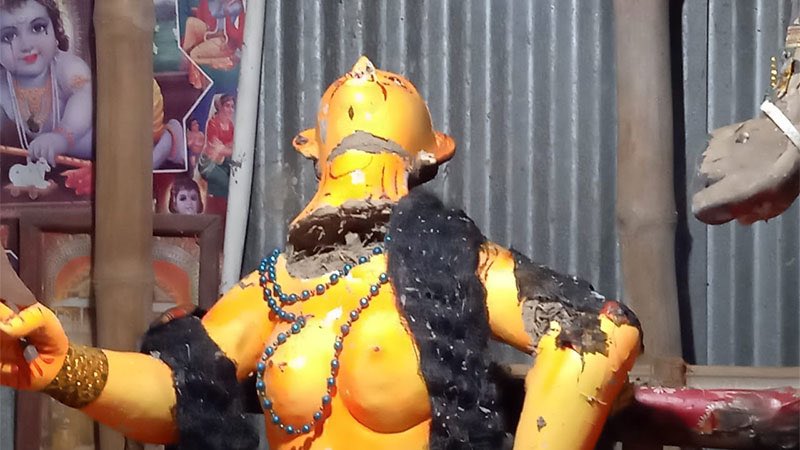 SBHPage's tweet photo. Today, extremist Muslims attacked and vandalized the idol at the Kali temple in Netrokona Sadar Upazila!!
06-12-2024(4pm)

#SaveBangladeshiHindus 
#AllEyesOnBangladeshiHindus 
#FreeChinmoyKrishnaDas 

@RadharamnDas @realDonaldTrump @TulsiGabbard @PMOIndia @adgpi @TimesAlgebraIND https://t.co/Xbkunq6jUB