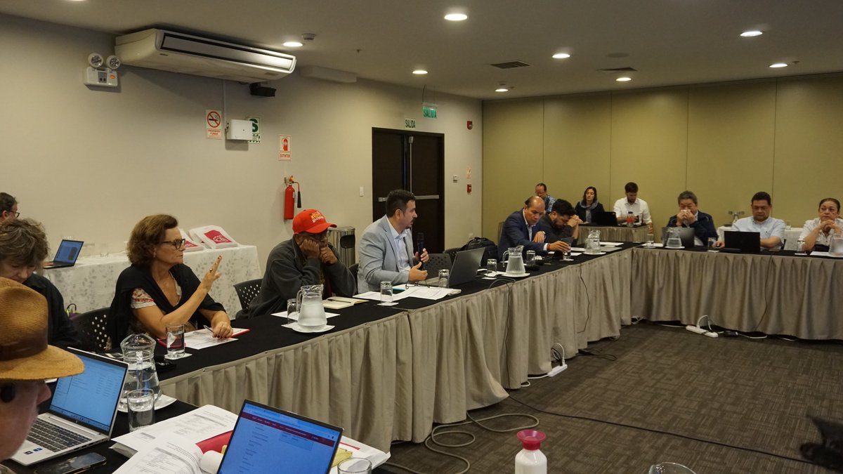justiciafiscal's tweet photo. 🚨​Estamos #ahora en la Asamblea de la Red de Justicia Fiscal de América Latina y el Caribe.
➡️​Luego de una primera votación, la Secretaría de la red queda a cargo de @latindadd con @AdrianFalco1; el Consejo Consultivo queda conformado por @ISPinteramerica @Cedetrabajo desde la región andina; @decidamospy e @InescOficial desde el cono sur; y desde Centroamérica @fosdeh y la Coordinadora Nacional de Enlace de Costa Rica.
📒​Como asesoras de la RJF continúan @veronica_serafi y @KatiuskaKing y se suma a esta labor @arielaruizcaro.

#JusticiaFiscal