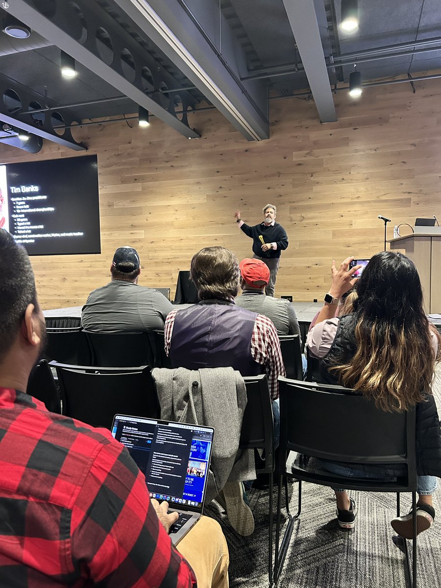Listening to a great speech from <a href="/elchefe/">tim is different now🥰</a> in #CommitYourCode
