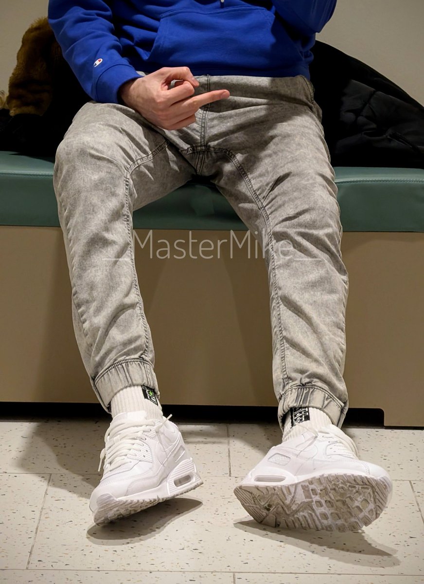 __MasterMike__'s tweet photo. Where are my betas?

#master #slave
 #cashmaster https://t.co/gONRceH9aq