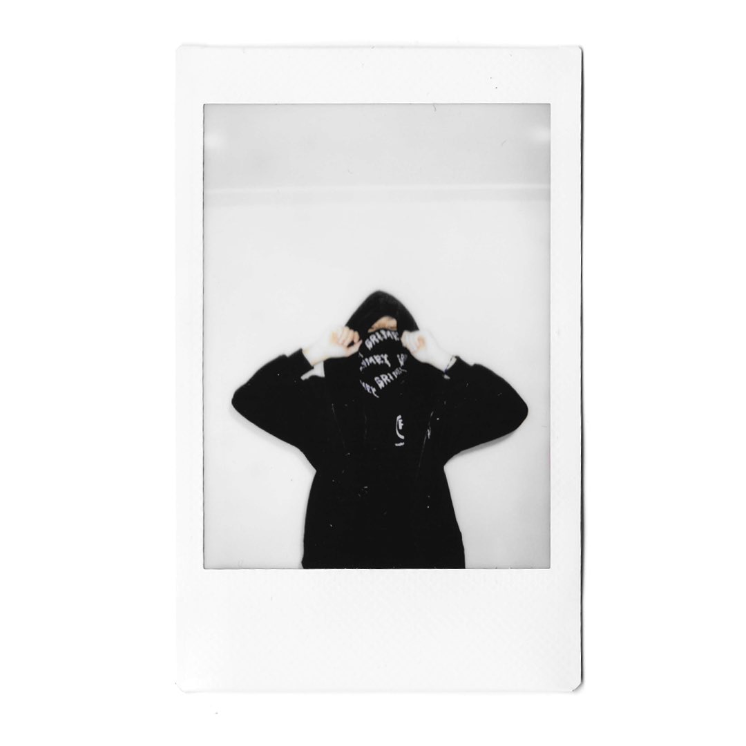 GrimeyMTL's tweet photo. FULL LOOK BOOK MONDAY https://t.co/G27yltVmjk