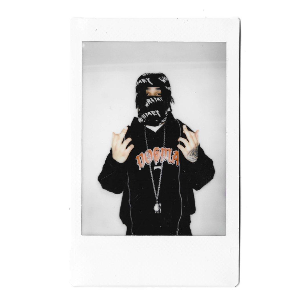 GrimeyMTL's tweet photo. FULL LOOK BOOK MONDAY https://t.co/G27yltVmjk