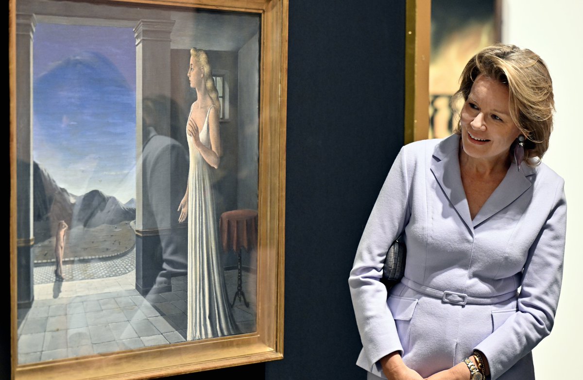 Belgian Royal Palace (@monarchiebe) on Twitter photo 🎨La Reine visite l’exposition « Les Mondes de Paul Delvaux » à Liège. Plus de 150 œuvres du célèbre artiste belge sont réunies à La Boverie dans le cadre des célébrations du 100e anniversaire du surréalisme. 🎨La Reine visite l’exposition « Les Mondes de Paul Delvaux » à Liège. Plus de 150 œuvres du célèbre artiste belge sont réunies à La Boverie dans le cadre des célébrations du 100e anniversaire du surréalisme.