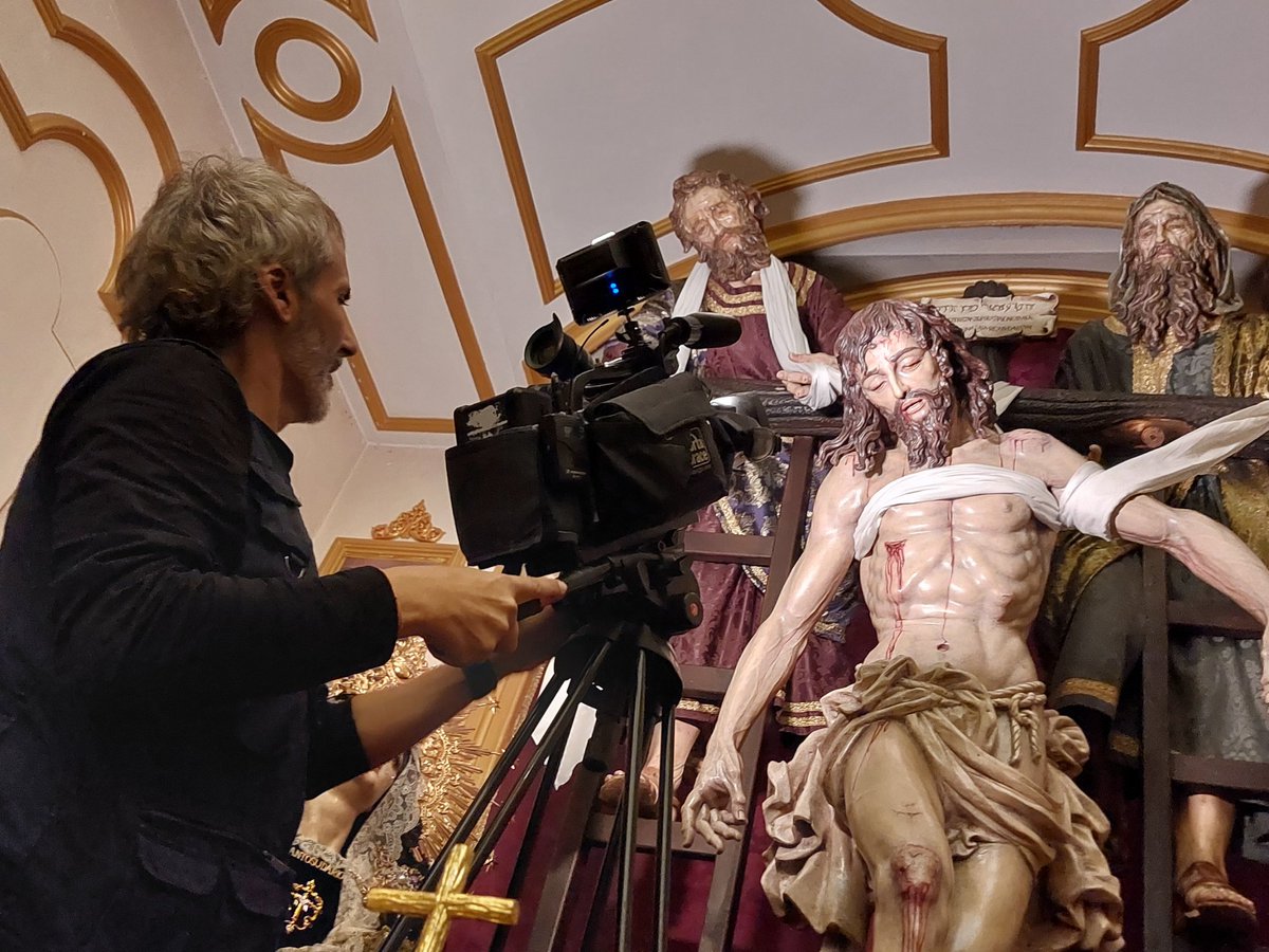 martajimenez85's tweet photo. Gracias, @HDescendimiento, por las facilidades y la cercanía. Cc @CanalMalagaRTV 

#CofradíasMLG https://t.co/S0RVW7oDdy