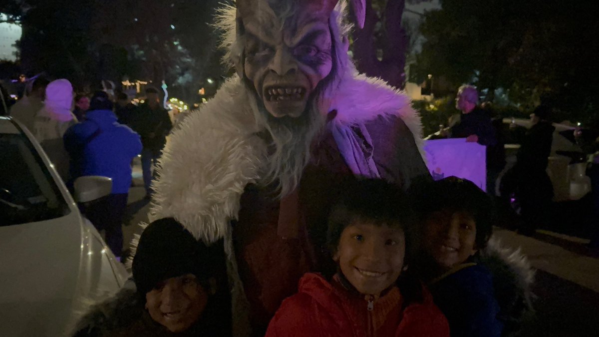 samantha111333's tweet photo. san antonio krampus parade was so much fun I was more scared then my kids was 😓🫣🫶🏼

#sanantoniokrampus parade https://t.co/ub58ephWiM