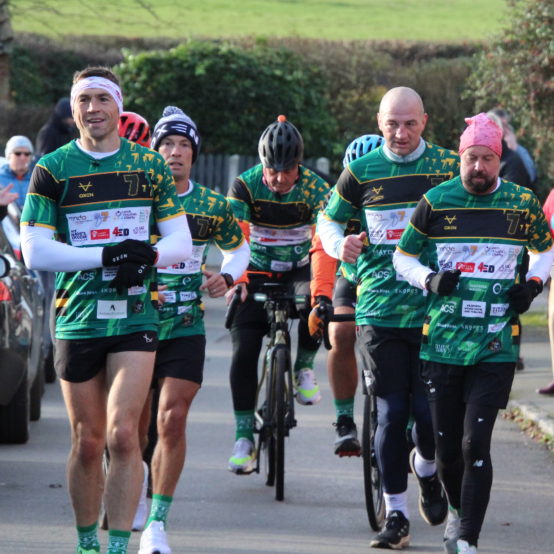 EnglandRugby's tweet photo. This guy… ❤️

England assistant coach Kevin Sinfield is running 230 miles in seven days as he continues to raise money for MND charities 🙌

On Friday, running from Northampton to Leicester, the England assistant coach was joined by head coach Steve Borthwick 🏃

Donate now 👇