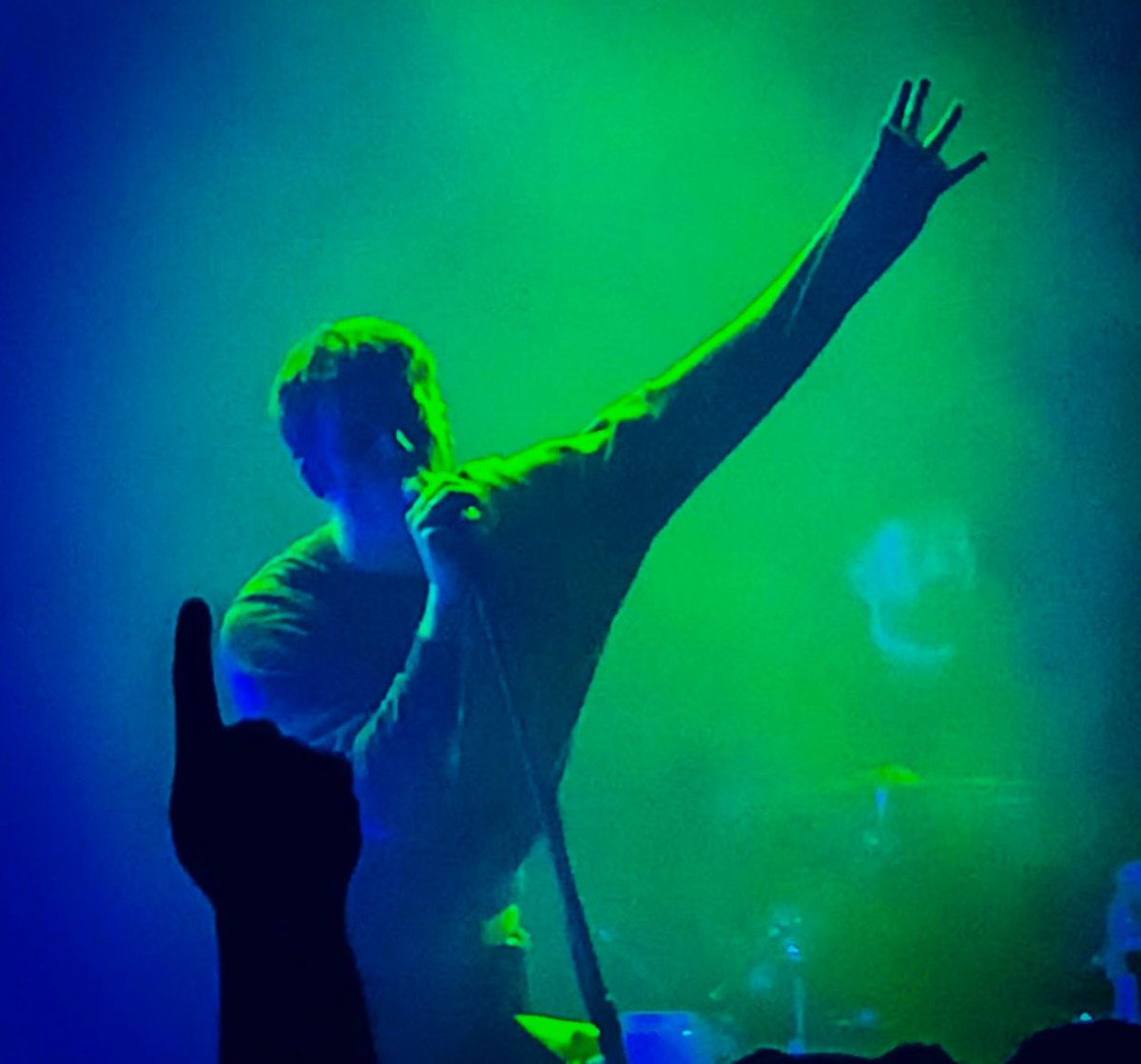 Revved to see Fontaines DC again, watching "Hurricane Laughter" from last time seeing them @ Christmas 2019 Vicar St. 
Be interesting to hear Grian Chatten &amp; the band’s progress in past 5 years, hopefully they'll do a few tunes from the debut album

🎥-> youtu.be/2dTI_HB4WDE