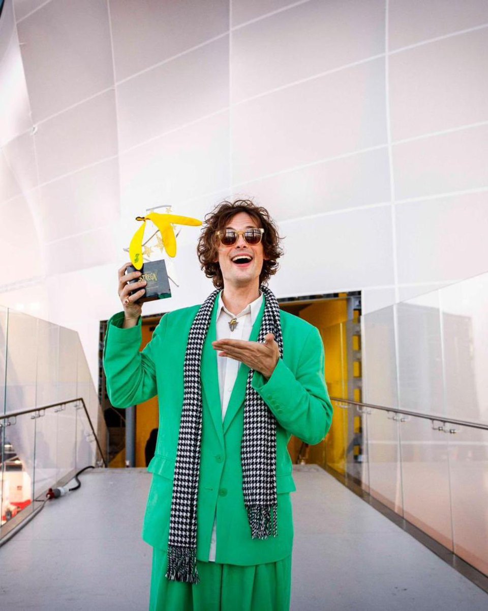 PremioStrega's tweet photo. Ma è davvero Matthew Gray Gubler? Sì!

Siamo davvero contenti che sia venuto a trovarci qui a Roma per il #PremioStregaRagazzeeRagazzi a Più libri più liberi. 

See you soon Matthew!  

©️ Musacchio, Pasqualini &amp; Fucilla/MUSA https://t.co/osdb3mZ6CN