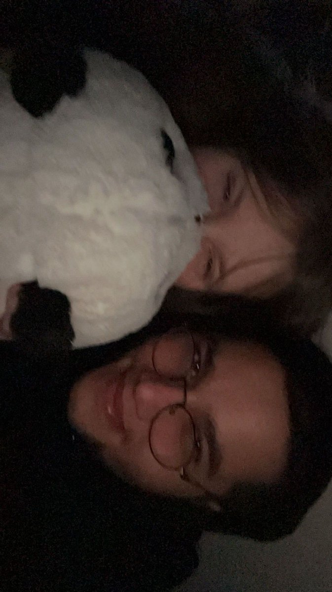 DoustVal's tweet image. Never have I ever in my 18 years of life been this happy before. Thank you so much for everything 🩷