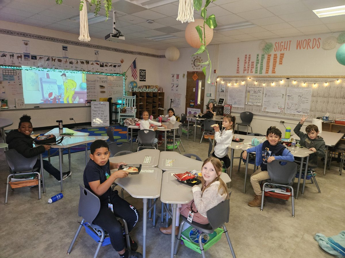 MrsManning517's tweet photo. Movie and lunch with the teacher for my students that beat their AMIRA Reading goal this week! @HES_HCS 💜💛  #OneGoal #HamptonProud @mrsj_cohen https://t.co/eiIVPOLC2D